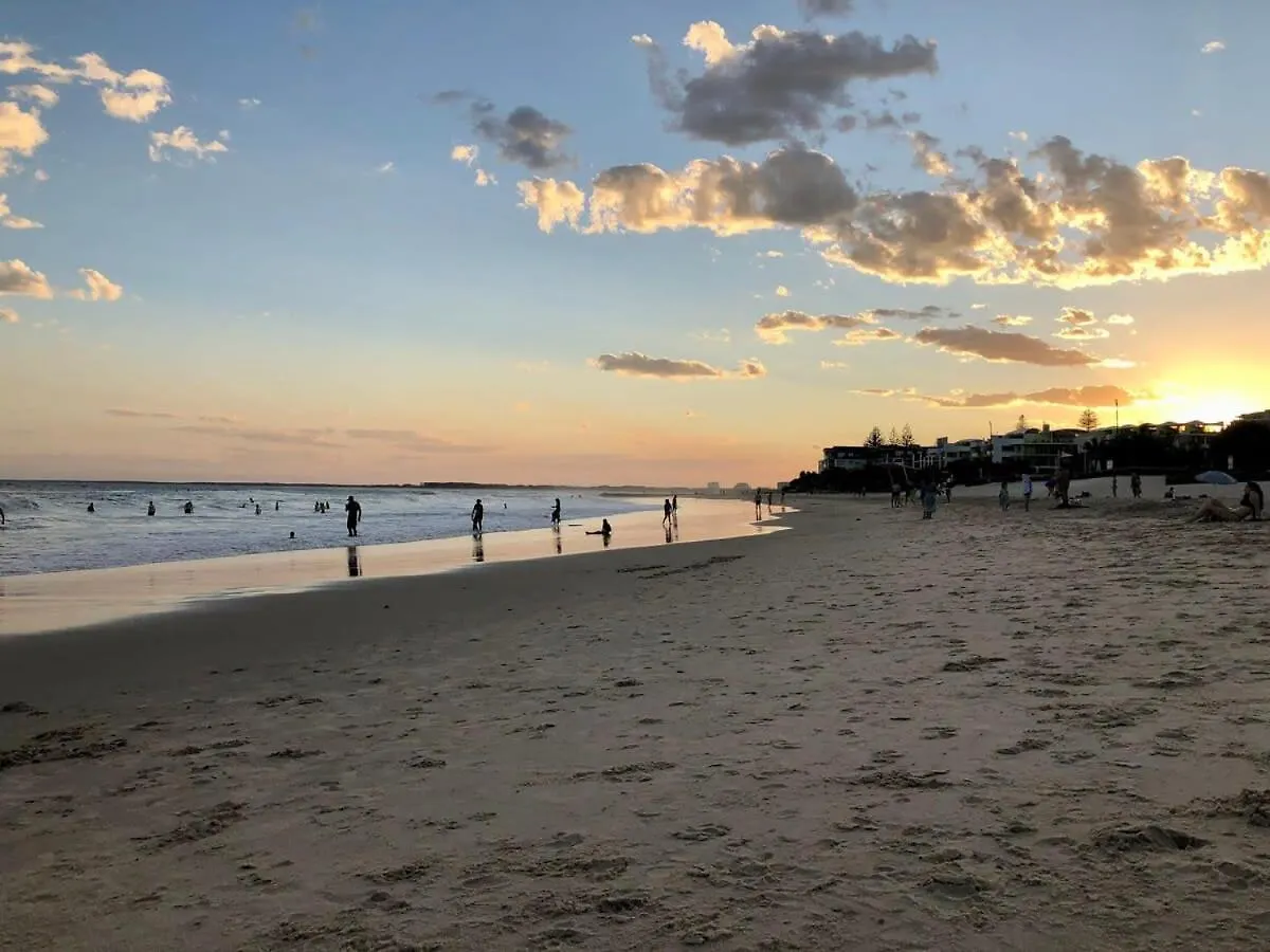 Kings Beach Oceanfront Oasis Caloundra Apartment