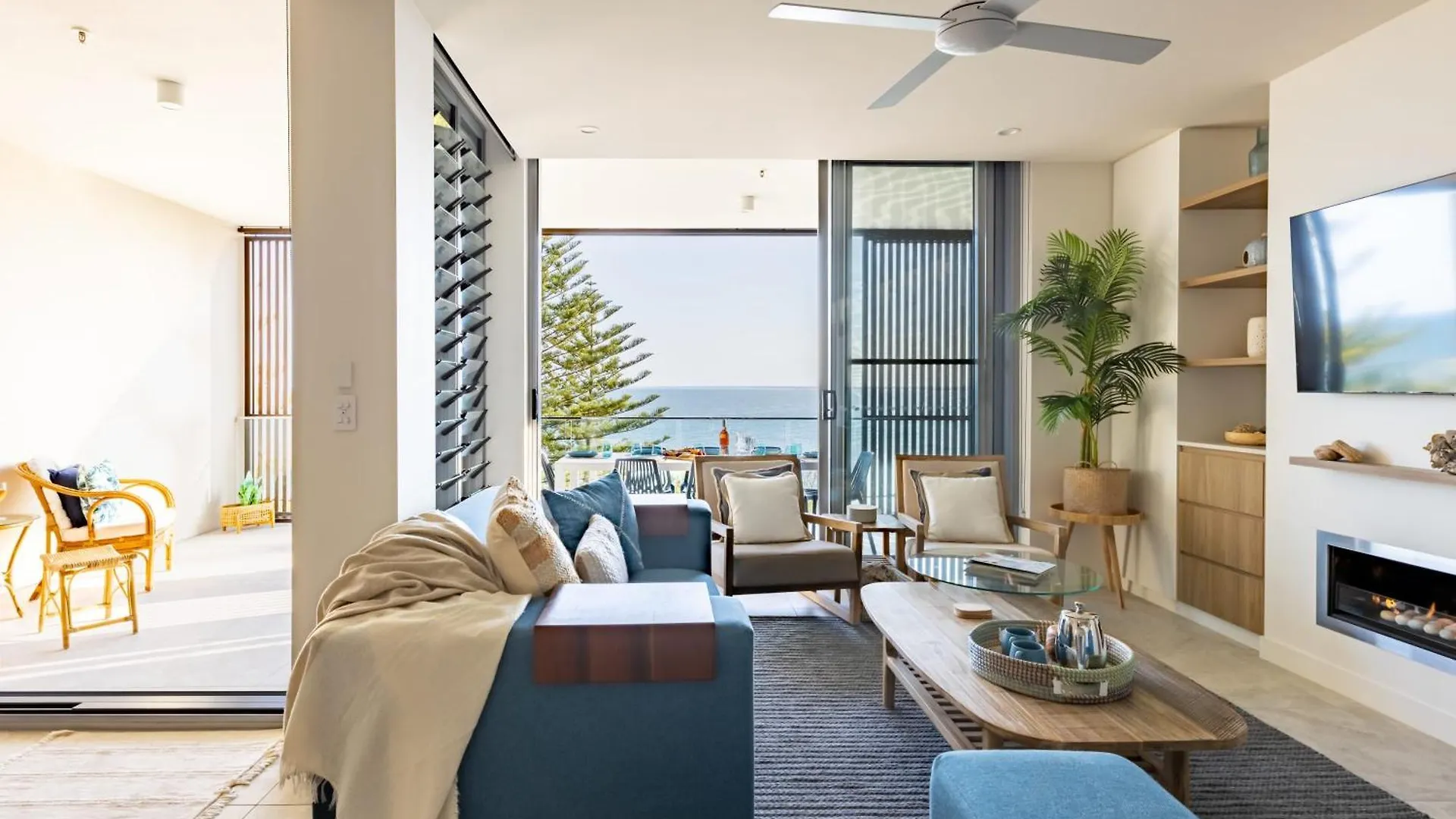 Apartment Kings Beach Oceanfront Oasis Caloundra Australia