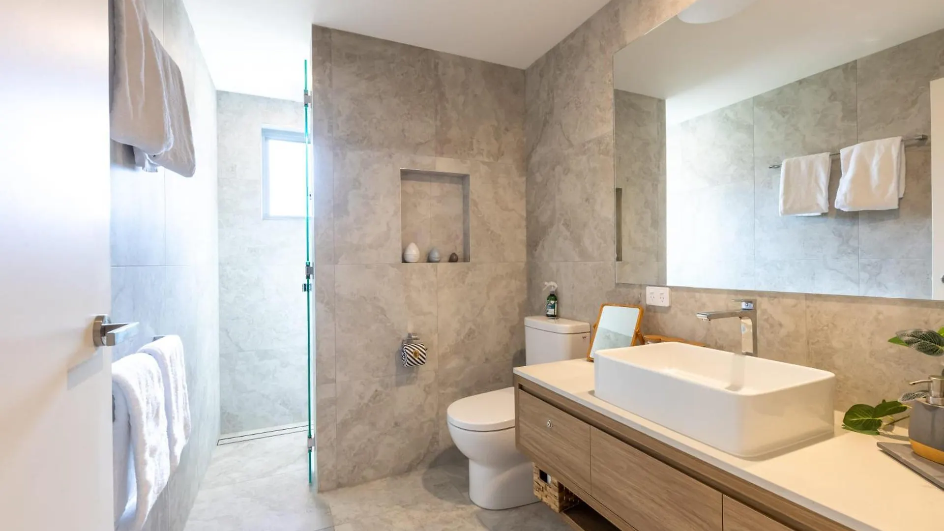 Apartment Kings Beach Oceanfront Oasis Caloundra
